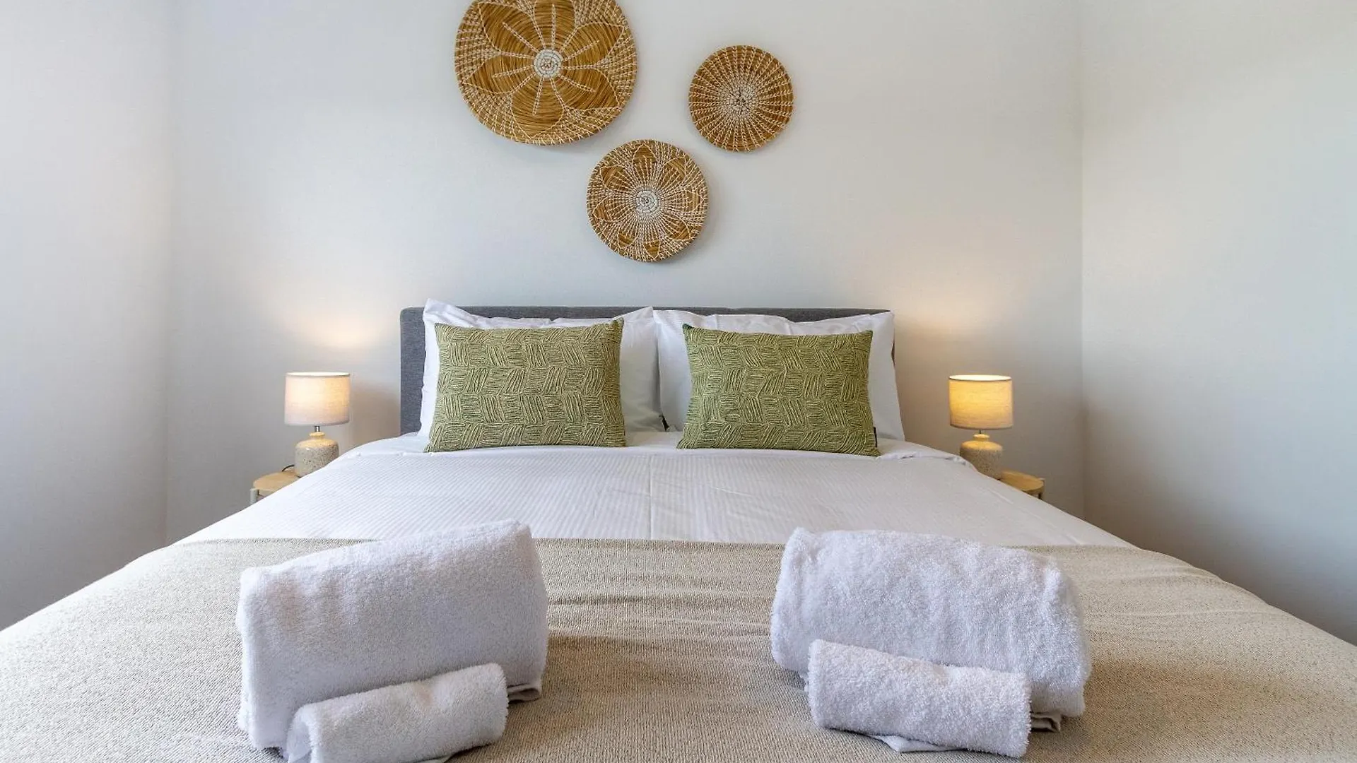 2Br Townhouse: Cosy, Close To City, Car Park Christchurch 0*,