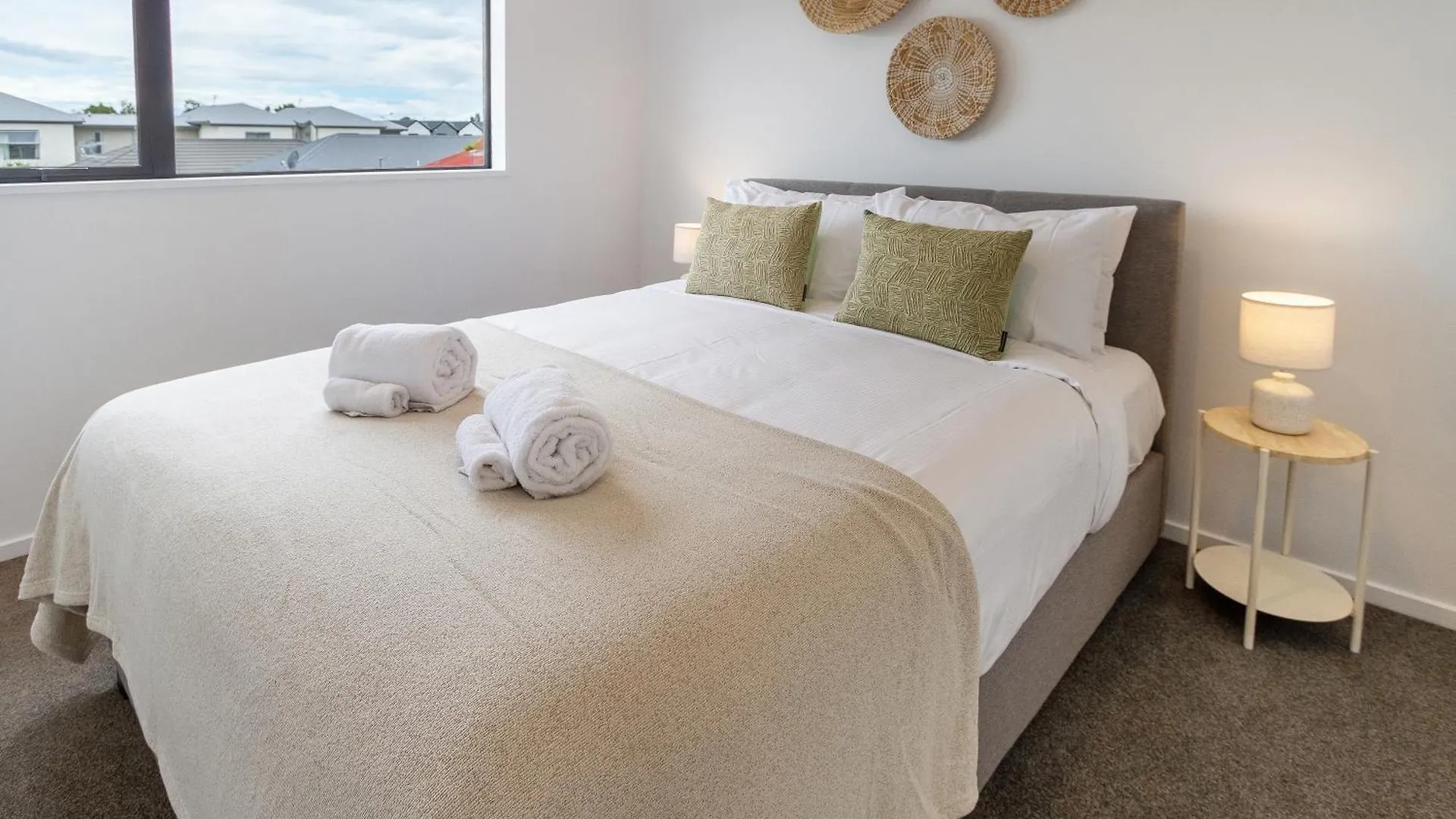 2Br Townhouse: Cosy, Close To City, Car Park Christchurch